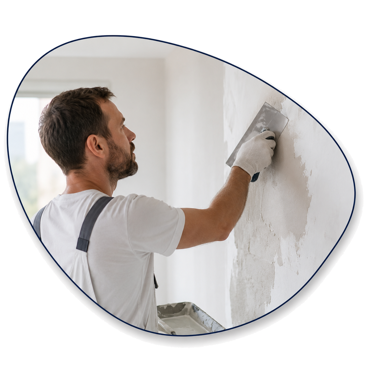 Handwerker bei der Instandsetzung in einer Wohnung